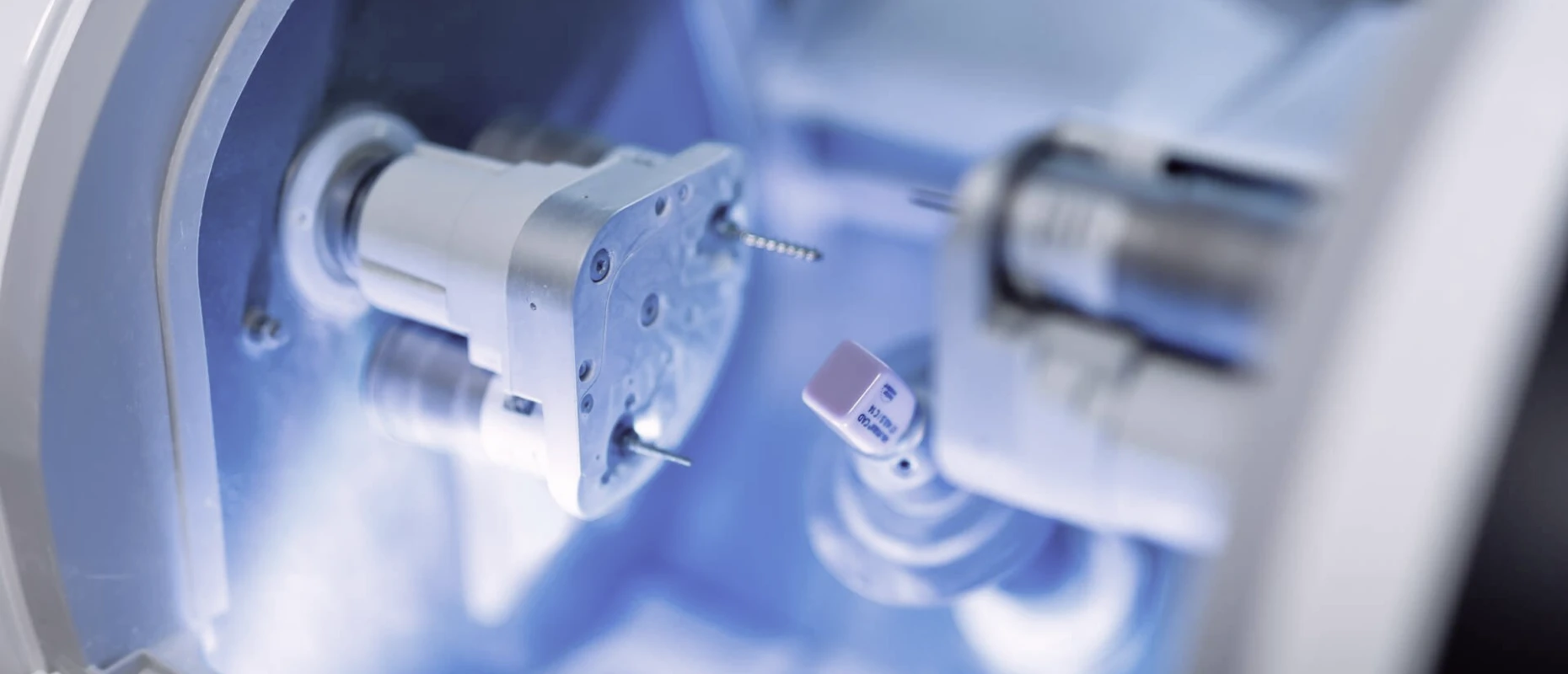 Laboratoire de prothèses, Menton