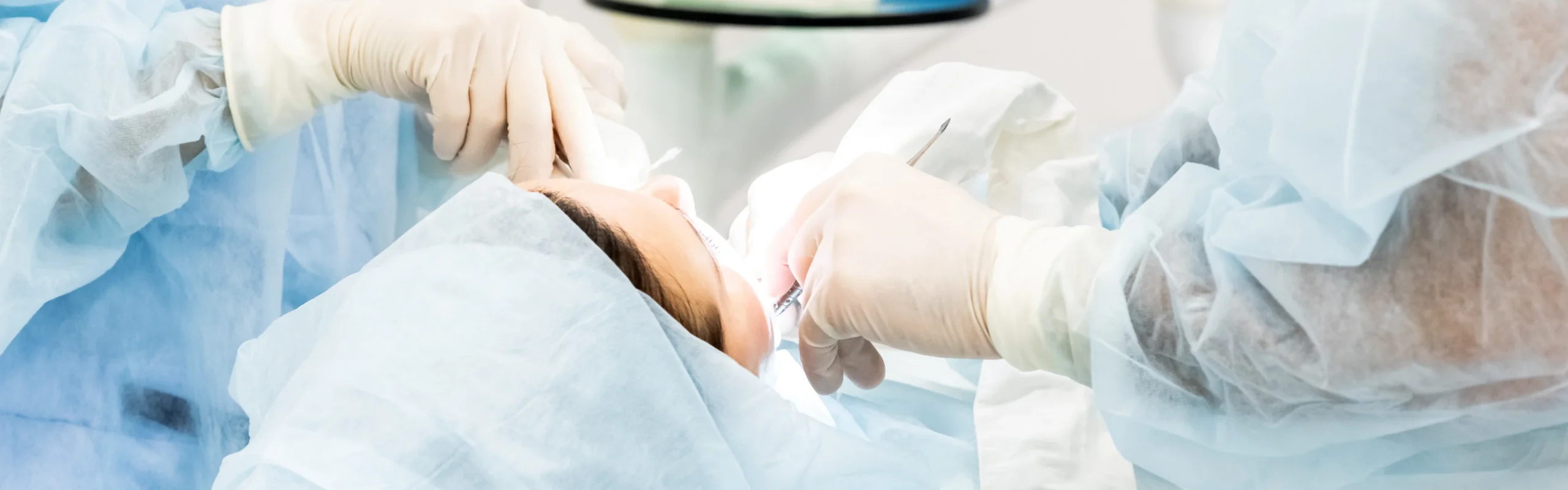 Plateau technique au cabinet de parodontologie et d'implantologie du Dr Bennani Ribet à Menton, proche de Monaco